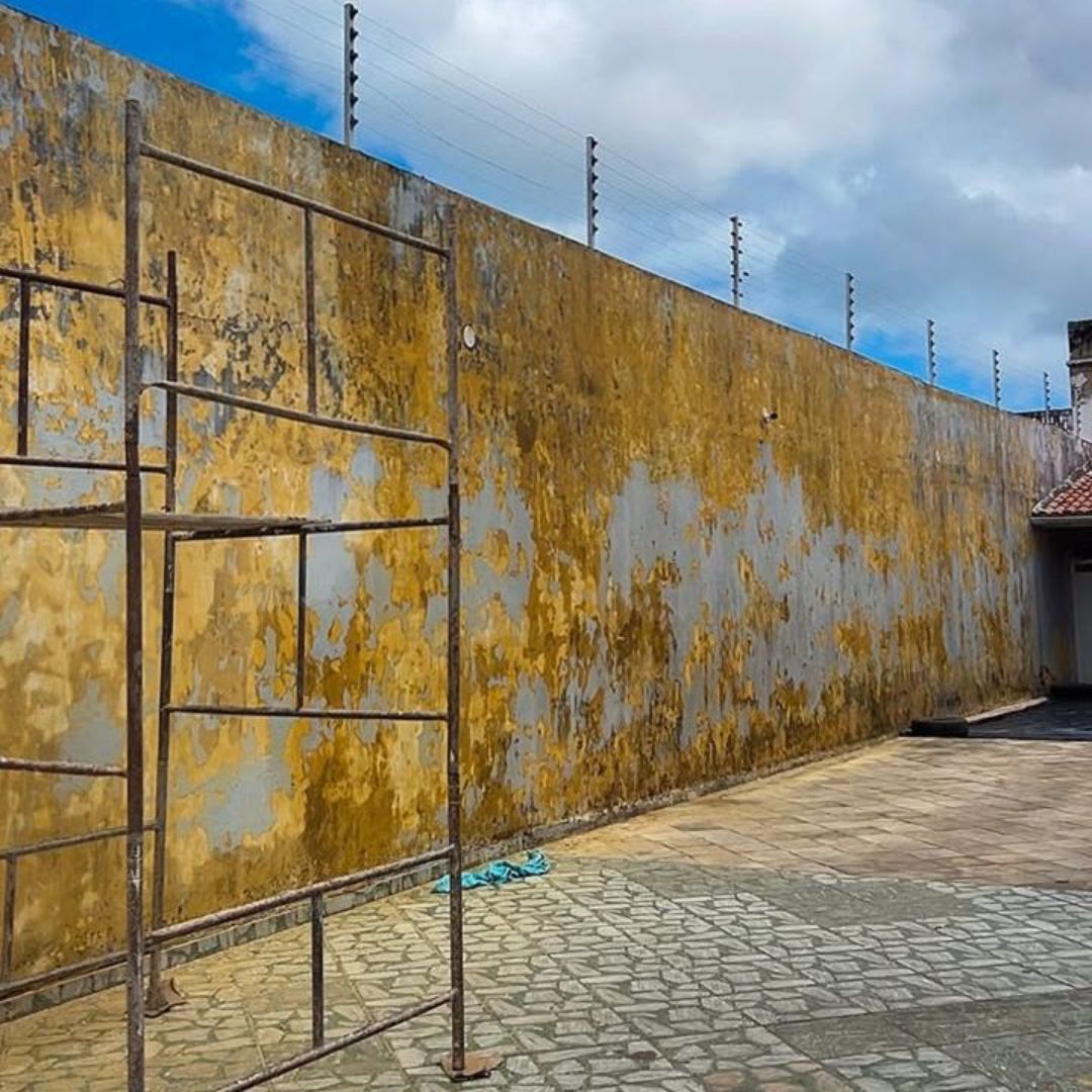 depois de feita a remoção aplicada fundo preparador pronto para a tinta