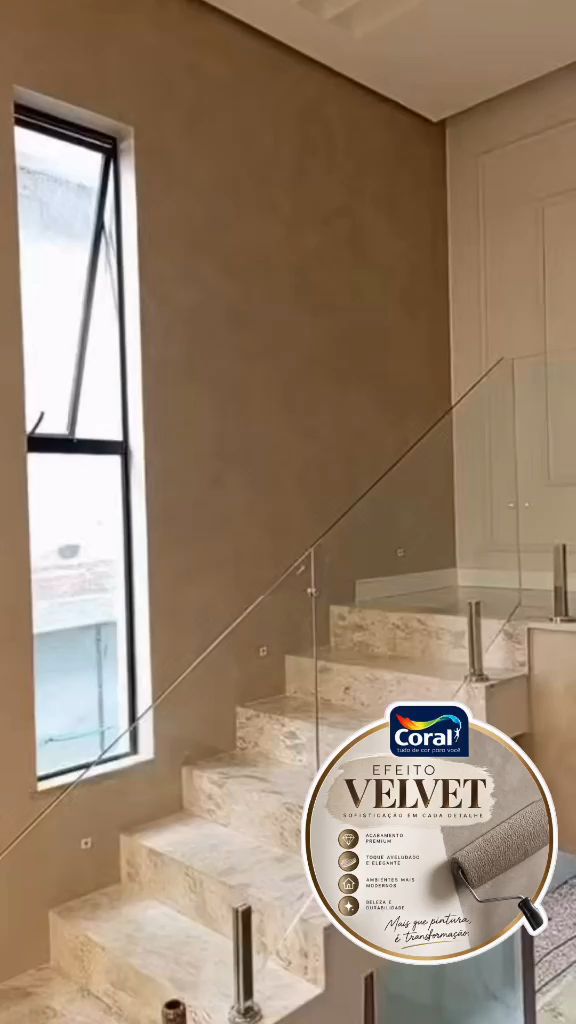 ✨ PAREDE COMUM? NUNCA MAIS! 😮‍💨🔥

Olha a transformação que o Efeito Velvet da Coral trouxe para esse ambiente! 🤎

Um acabamento sofisticado, moderno e com aquele efeito aveludado que muda completamente a parede. E o segredo não está só no produto: a aplicação faz toda a diferença no resultado .